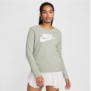 Nike Women's Light Sage Green Long Sleeve Tee